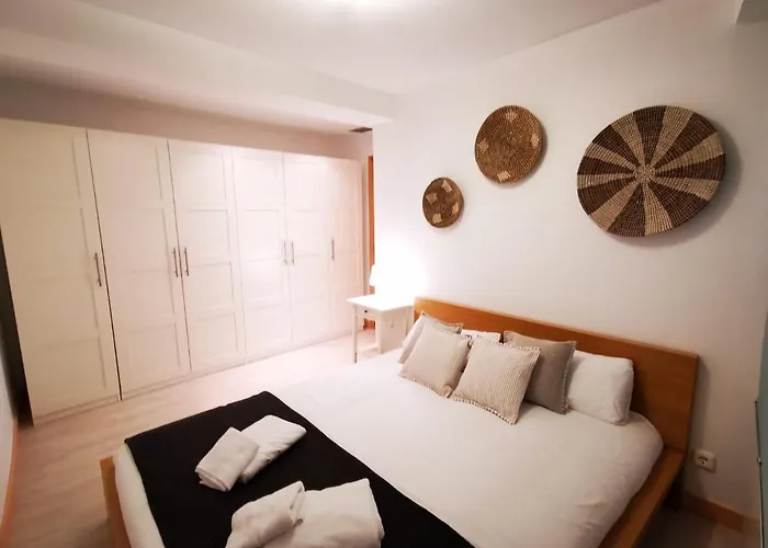 Az El Balcón De Rey Alfonso Iii * Zaragoza