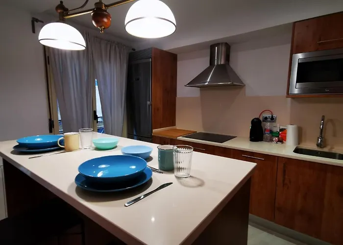 Az El Balcón De Rey Alfonso Iii * Zaragoza